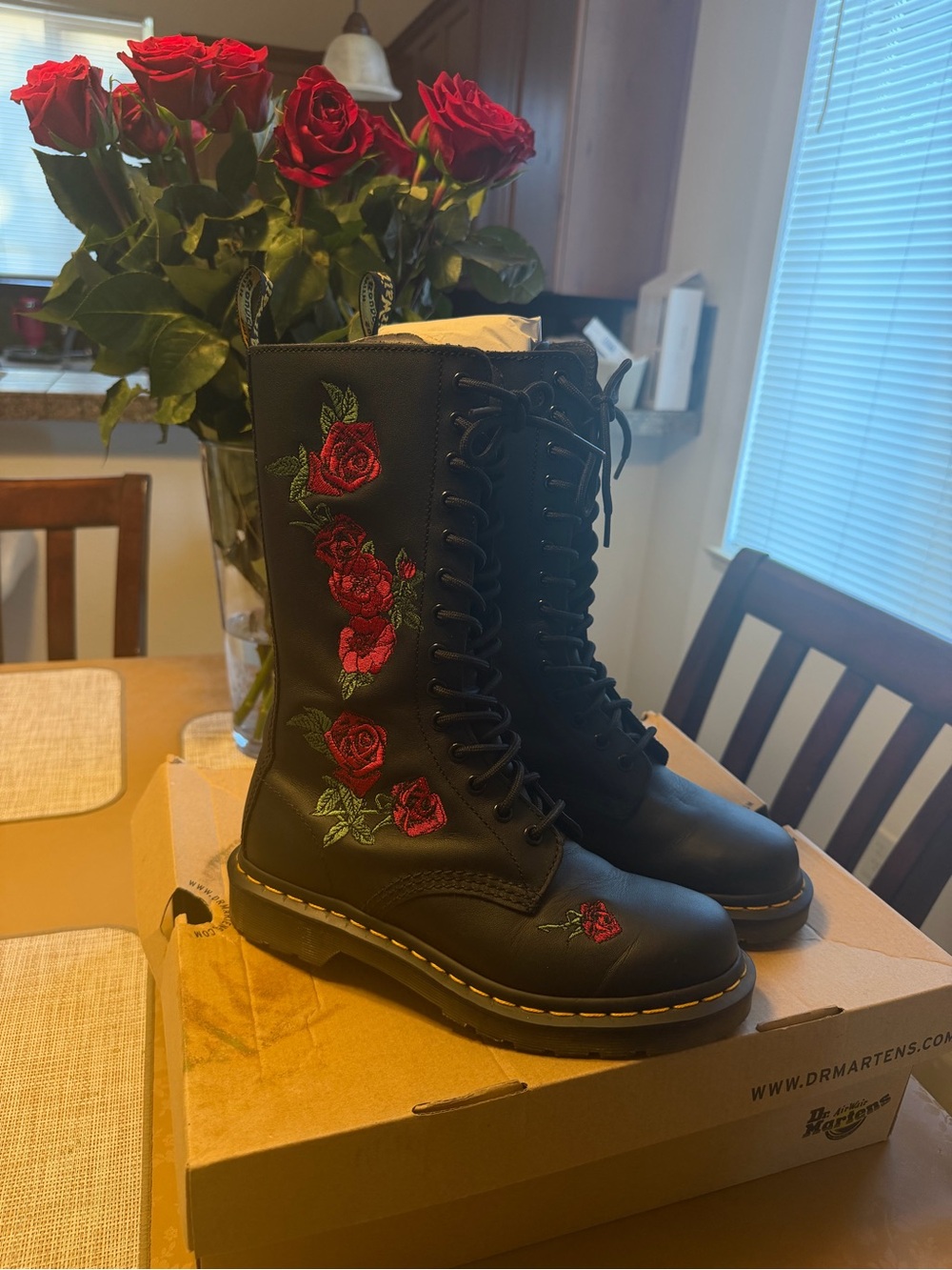 Dr. Martens 1914 Vonda rose embroidered boots